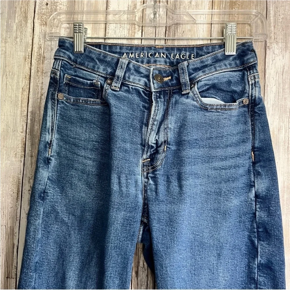 American Eagle Medium Wash Straight Mom Jeans - Picture 4 of 9